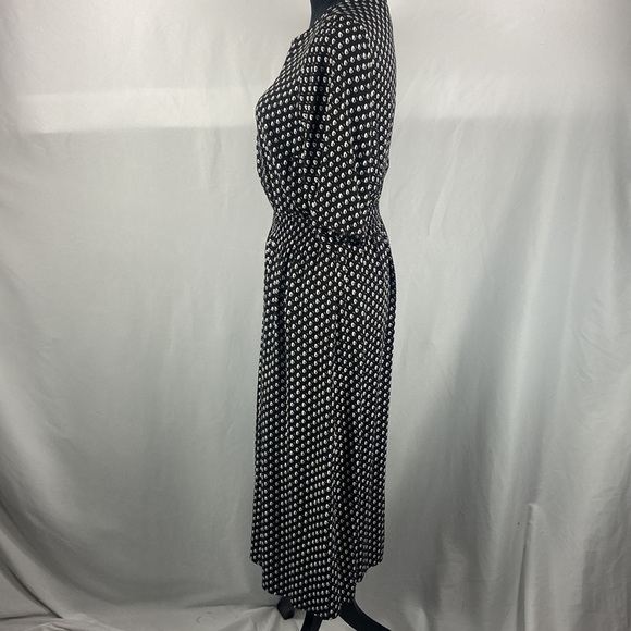 H&M Calf Length Black and White Patterned Dress with Elastic Waist - Picture 7 of 10